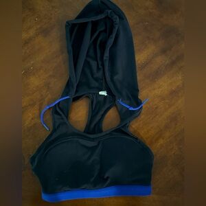 Black and purple outdoor sports bra. Fabletics. XS